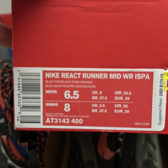 Nike  size 8 women’s ! Only used 3 times. Comes with extra laces & original box - Picture 5 of 5